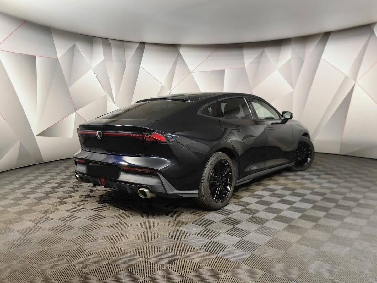 Б/У Чанган УНИ-В 2022 года. Фото: #1