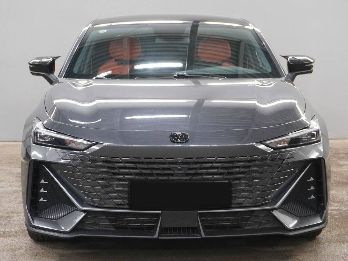 Б/У Чанган УНИ-В 2022 года. Фото: #1