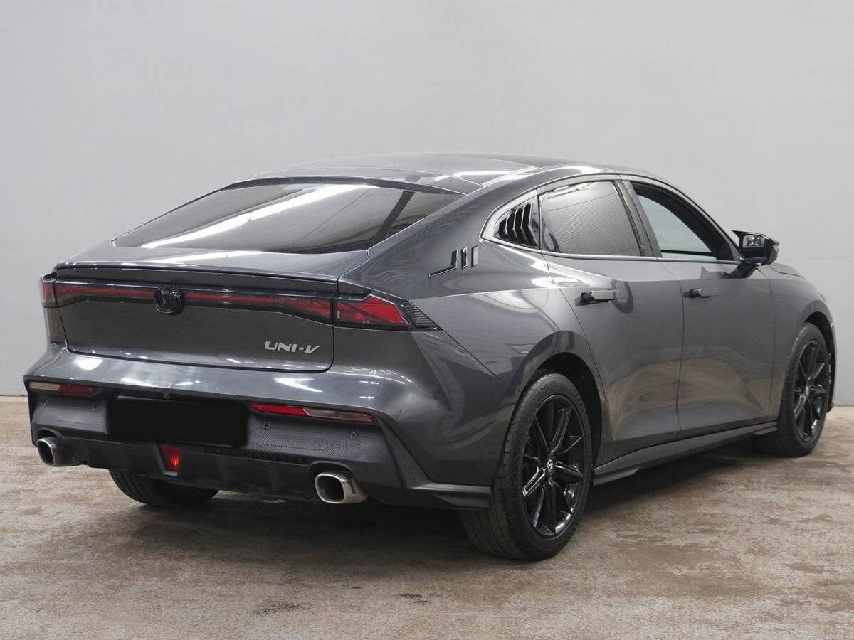 Б/У Чанган УНИ-В 2022 года. Фото: #4