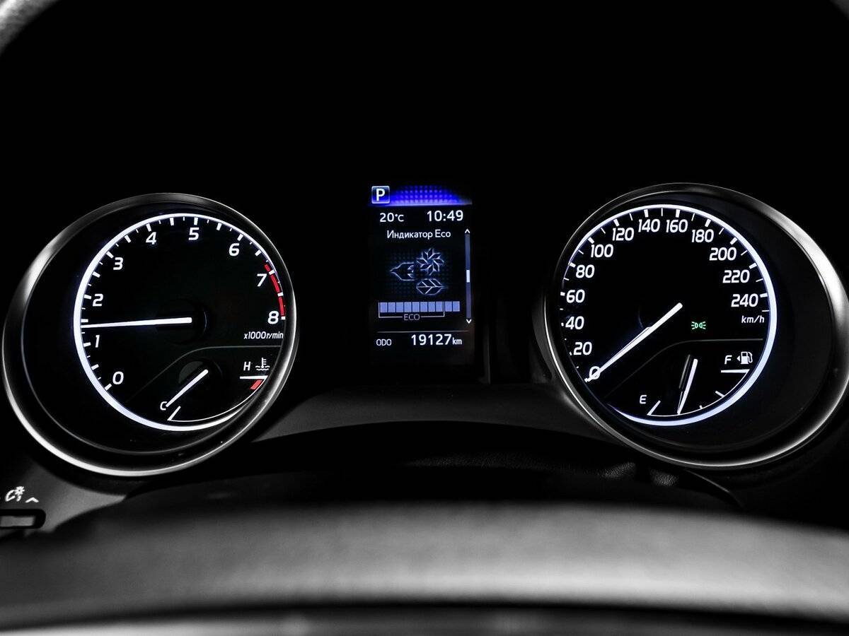 Б/У Тойота Камри 2021 года. Фото: #9