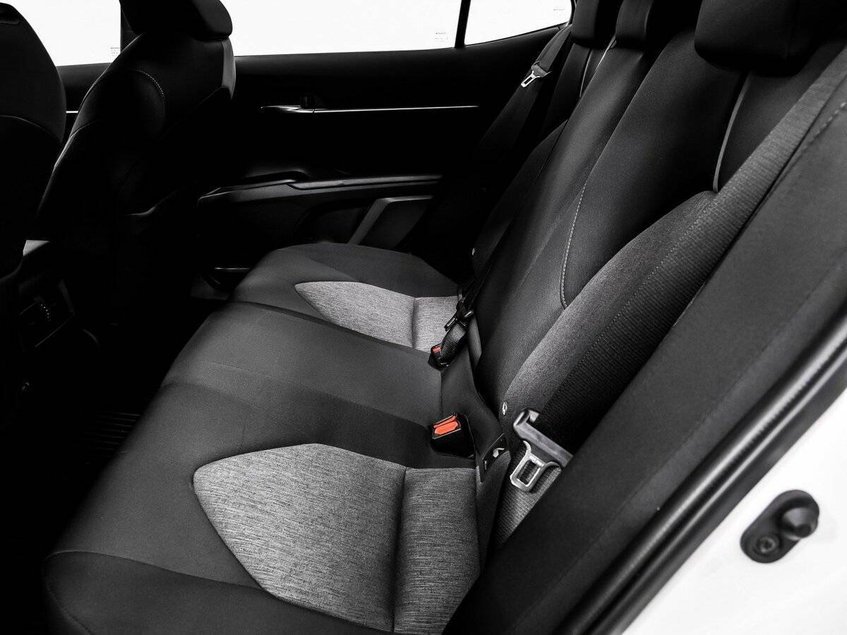 Б/У Тойота Камри 2021 года. Фото: #13