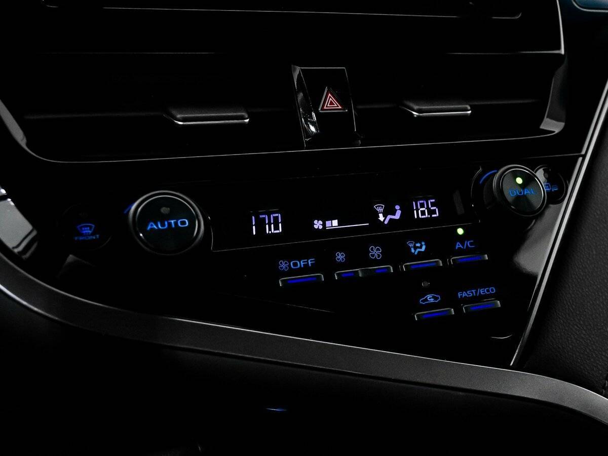 Б/У Тойота Камри 2021 года. Фото: #15