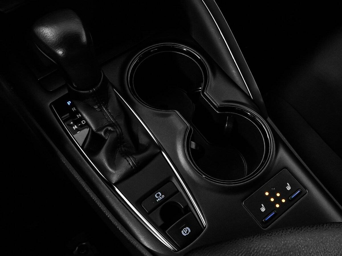 Б/У Тойота Камри 2021 года. Фото: #16