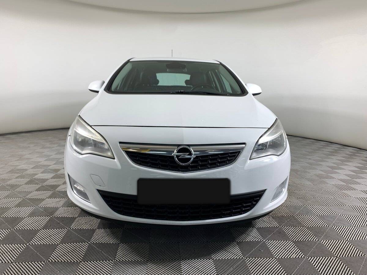 Б/У Опель Астра 2011 года. Фото: #1