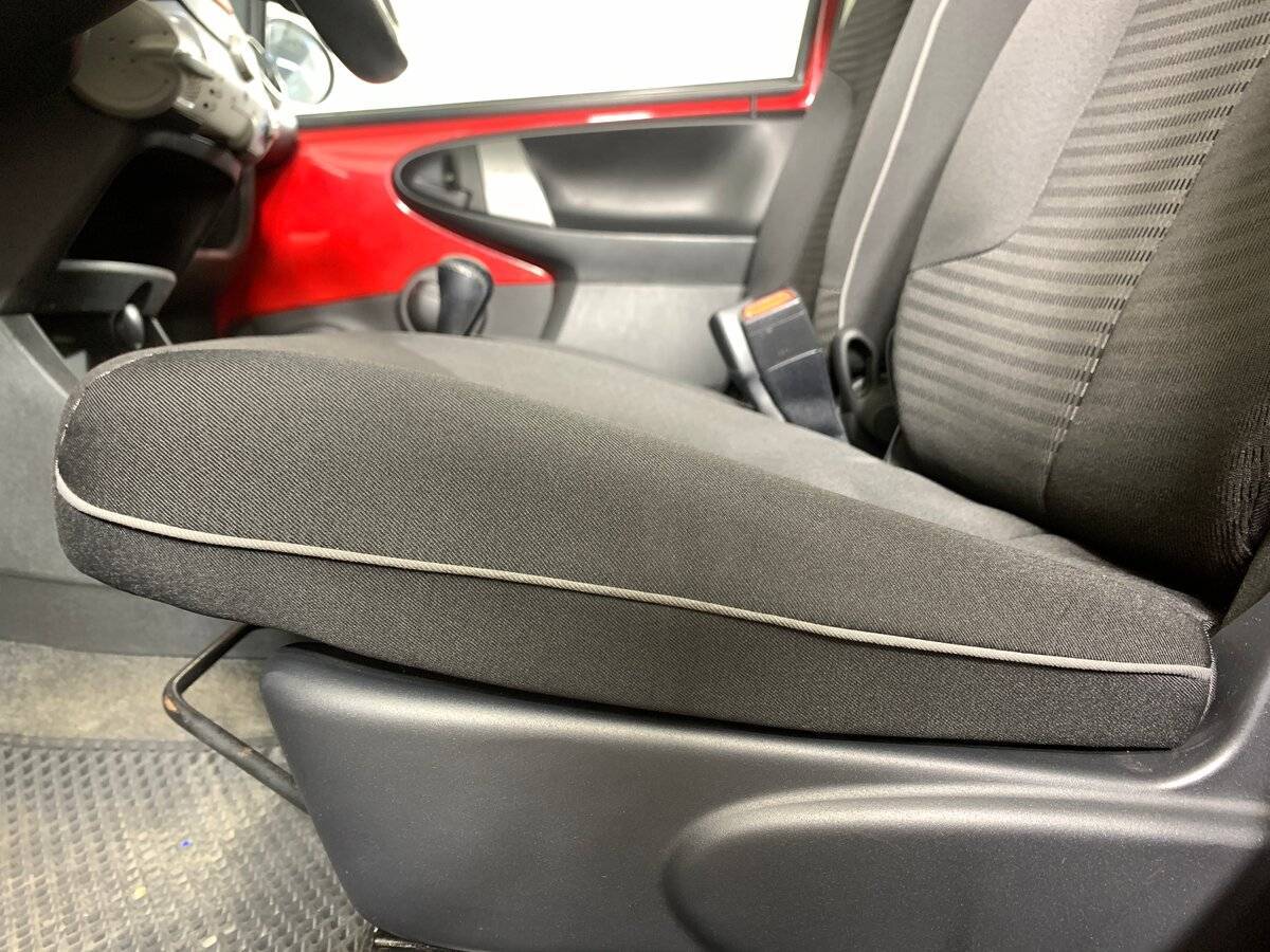 Б/У Пежо 107 2012 года. Фото: #15