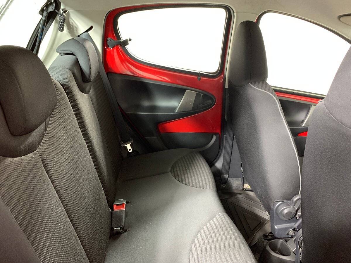 Б/У Пежо 107 2012 года. Фото: #16