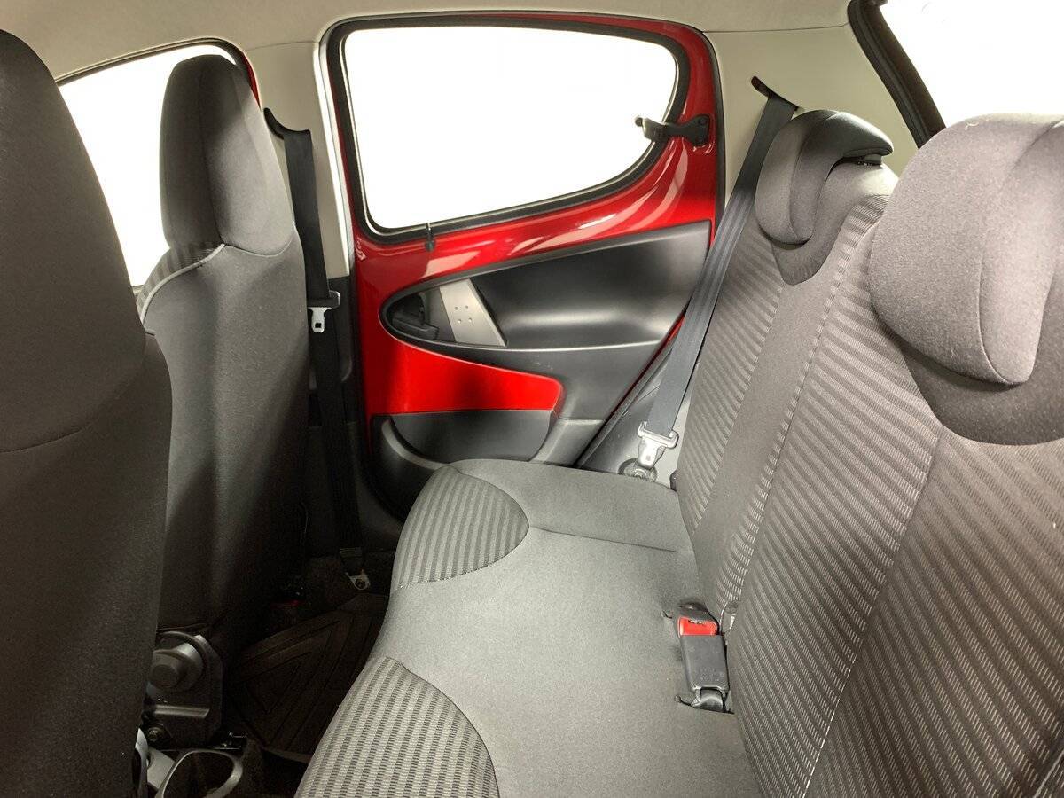 Б/У Пежо 107 2012 года. Фото: #17