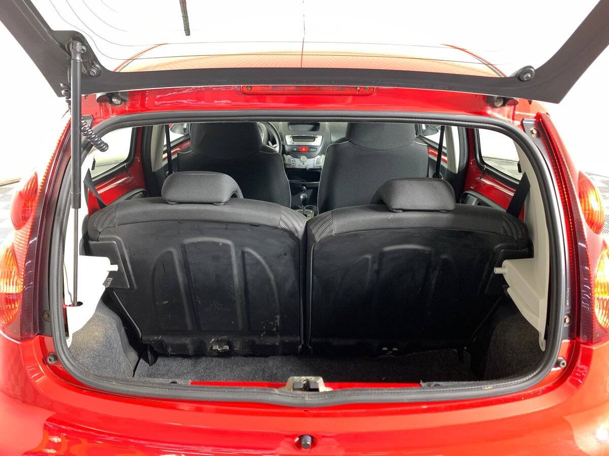 Б/У Пежо 107 2012 года. Фото: #18