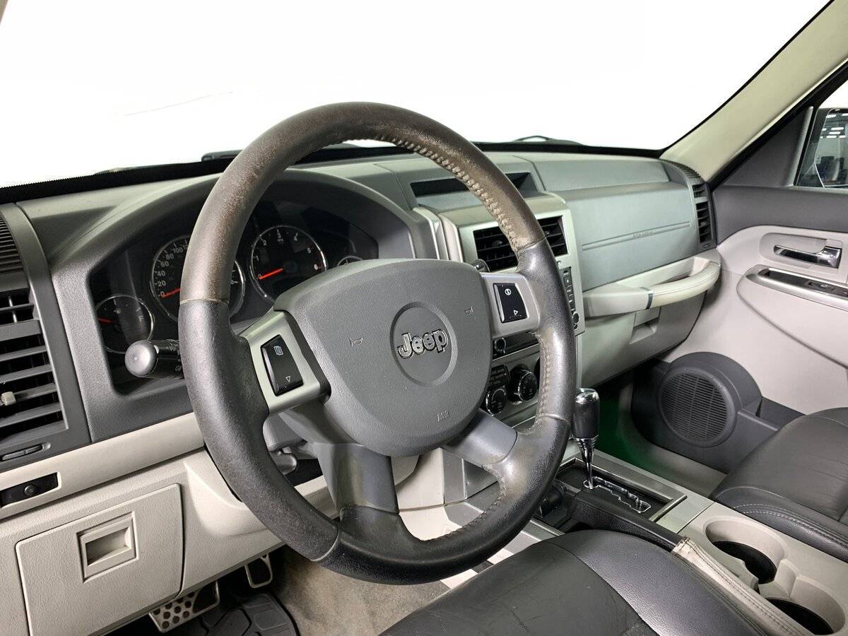 Б/У Джип Чироки 2008 года. Фото: #10