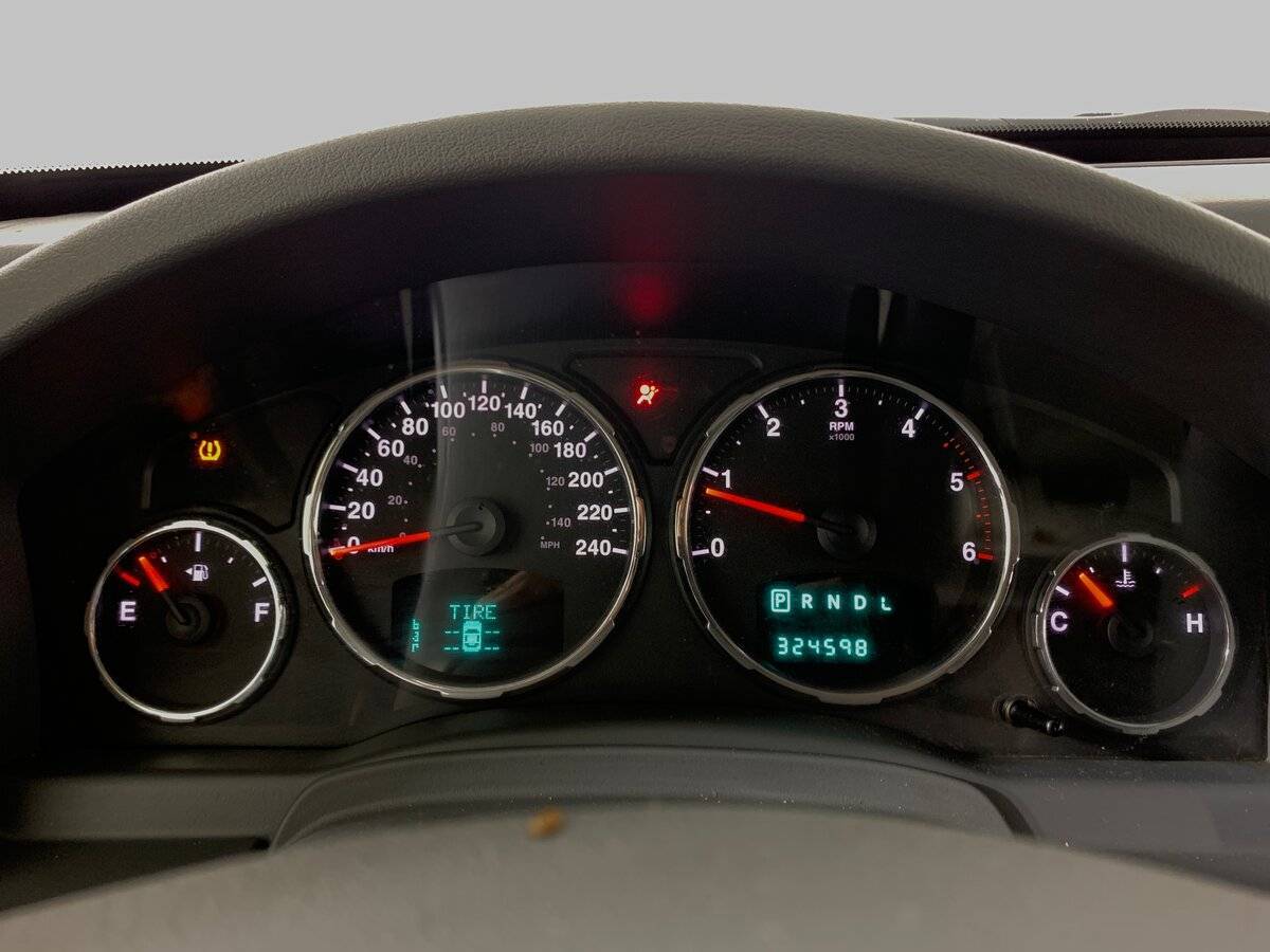 Б/У Джип Чироки 2008 года. Фото: #13