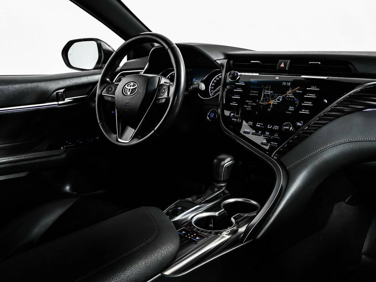 Б/У Тойота Камри 2021 года. Фото: #8