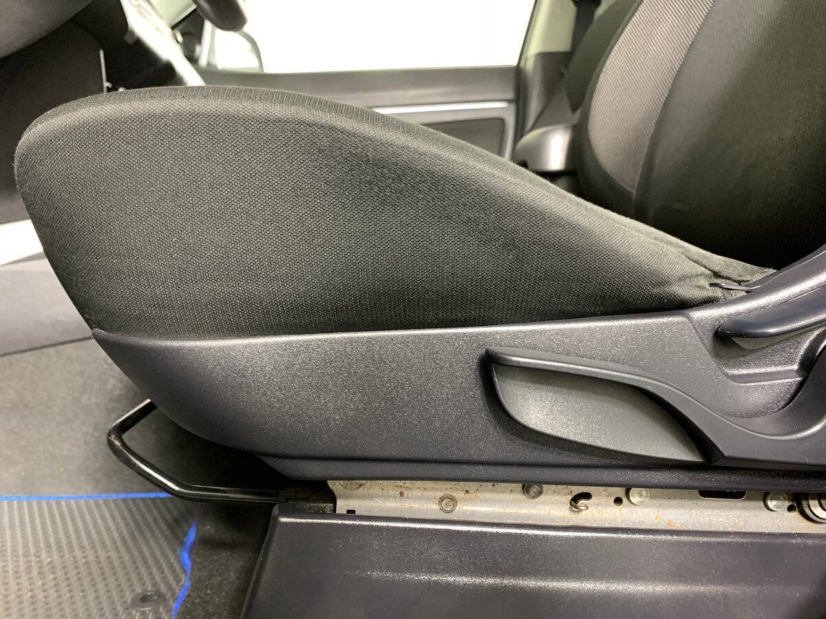 Б/У Митсубиши АС-Икс 2011 года. Фото: #15