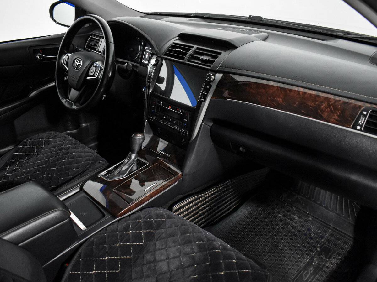 Б/У Тойота Камри 2018 года. Фото: #13