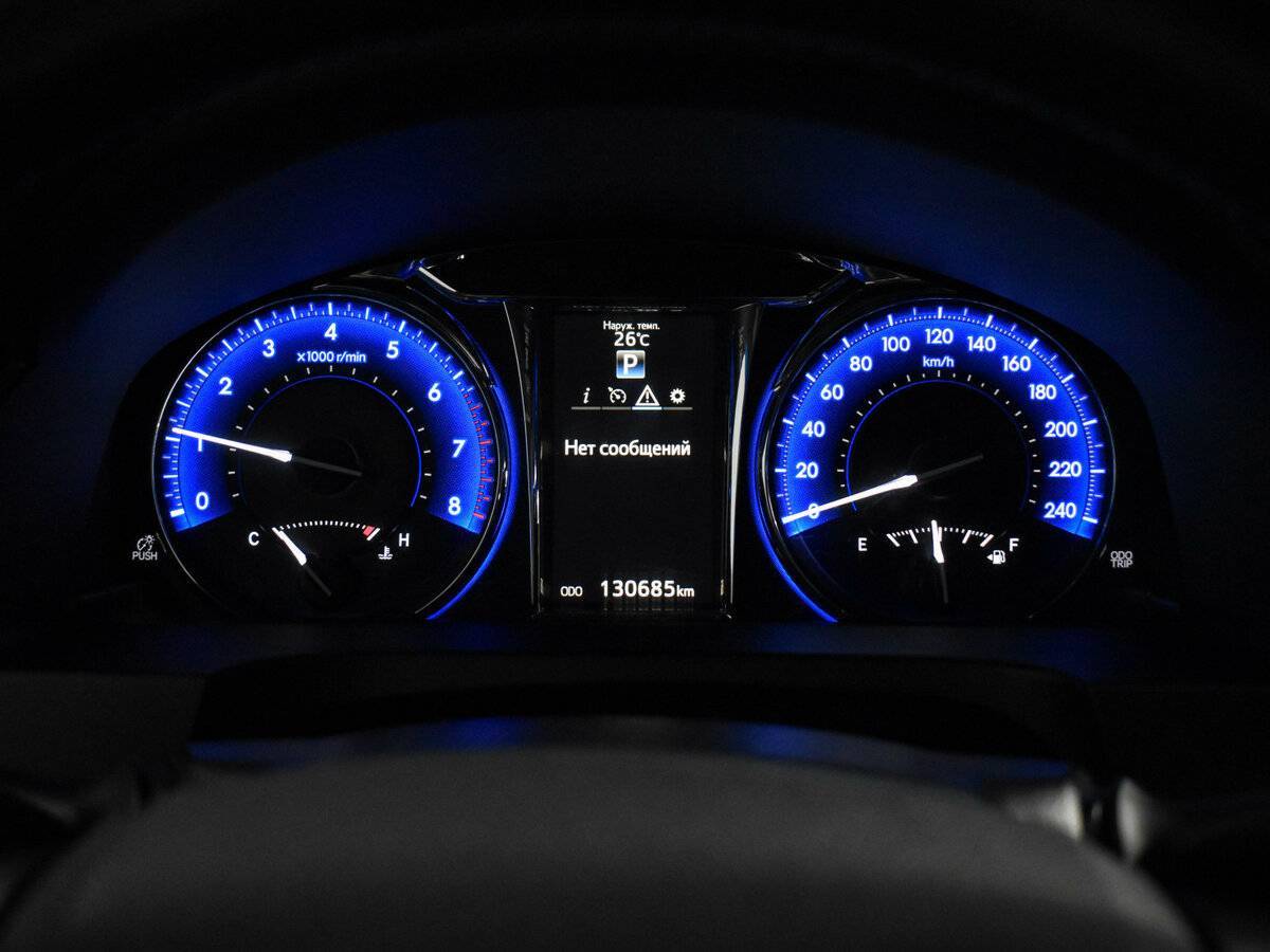 Б/У Тойота Камри 2018 года. Фото: #20