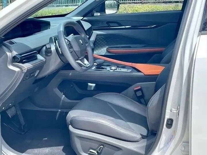 Б/У Чанган УНИ-В 2022 года. Фото: #5