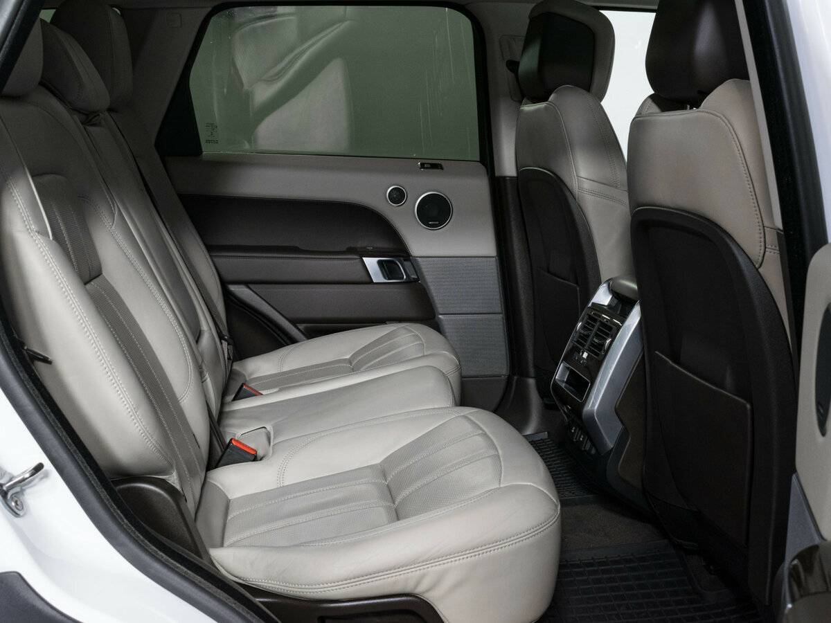 Б/У Лэнд Ровер Рэнж Ровер Спорт 2018 года. Фото: #9