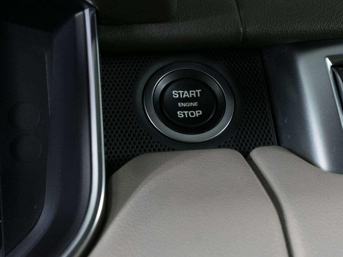 Б/У Лэнд Ровер Рэнж Ровер Спорт 2018 года. Фото: #14