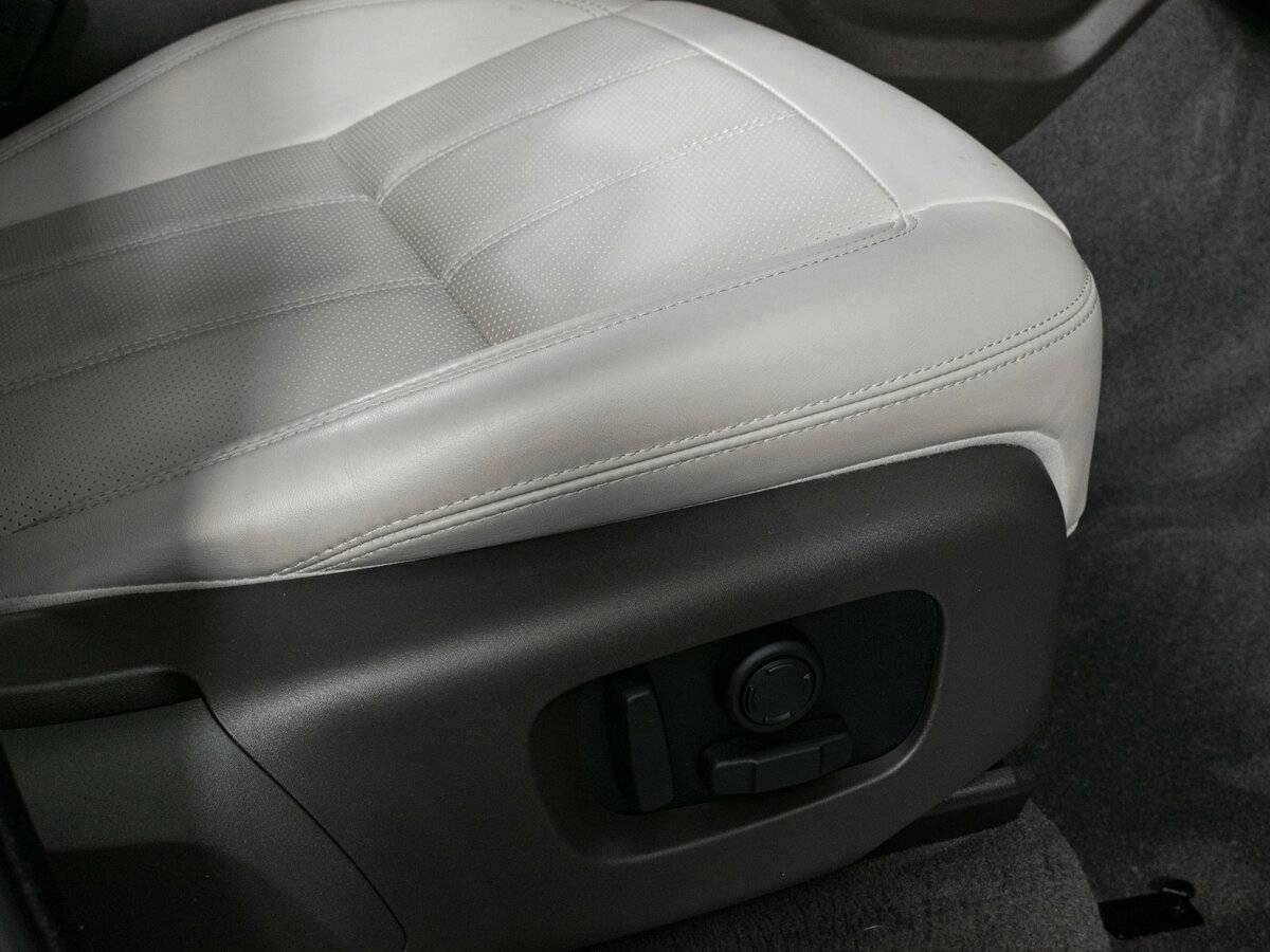 Б/У Лэнд Ровер Рэнж Ровер Спорт 2018 года. Фото: #16