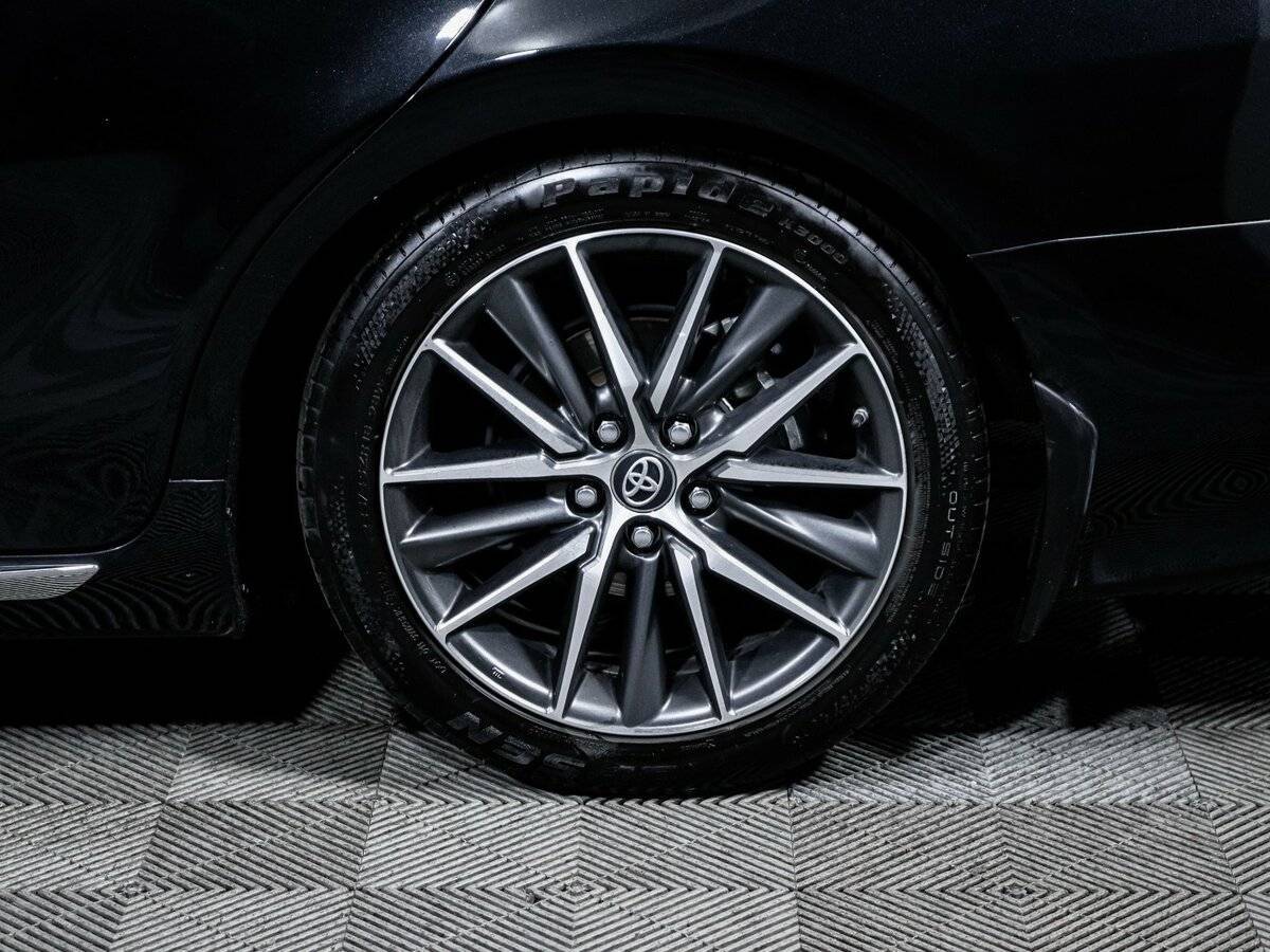 Б/У Тойота Камри 2023 года. Фото: #14