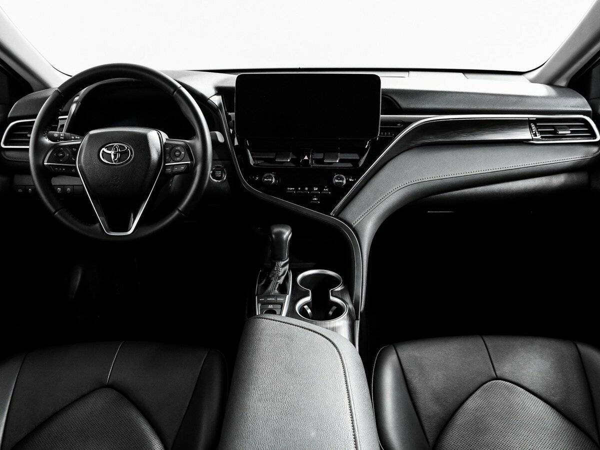 Б/У Тойота Камри 2023 года. Фото: #10