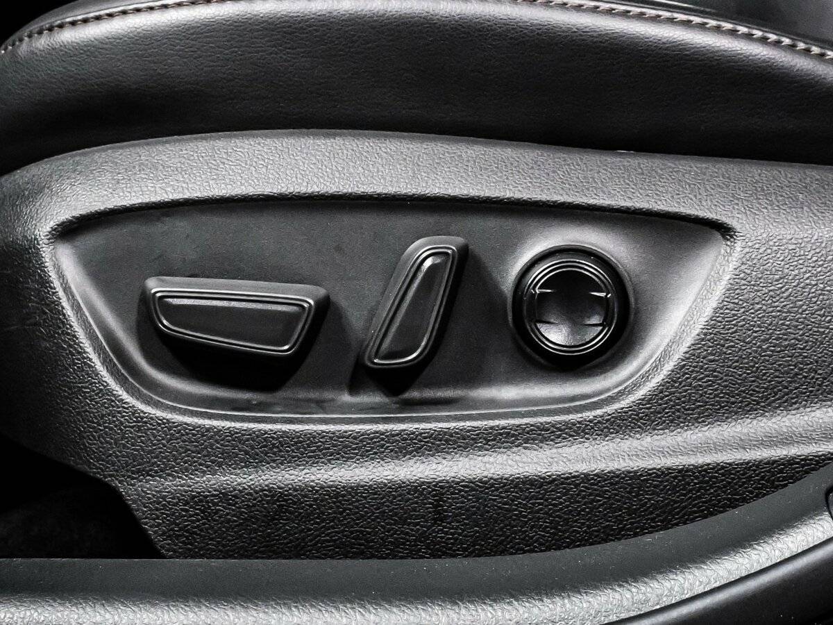 Б/У Тойота Камри 2023 года. Фото: #21