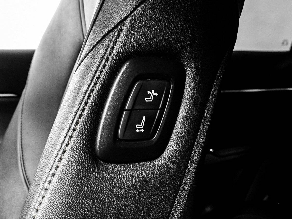 Б/У Тойота Камри 2023 года. Фото: #22