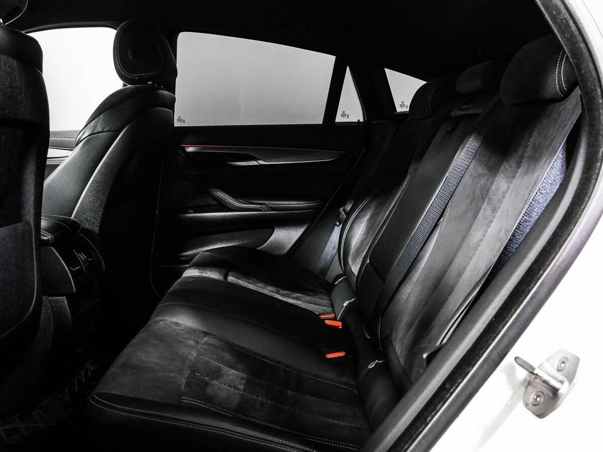 Б/У БМВ Икс6 2018 года. Фото: #13