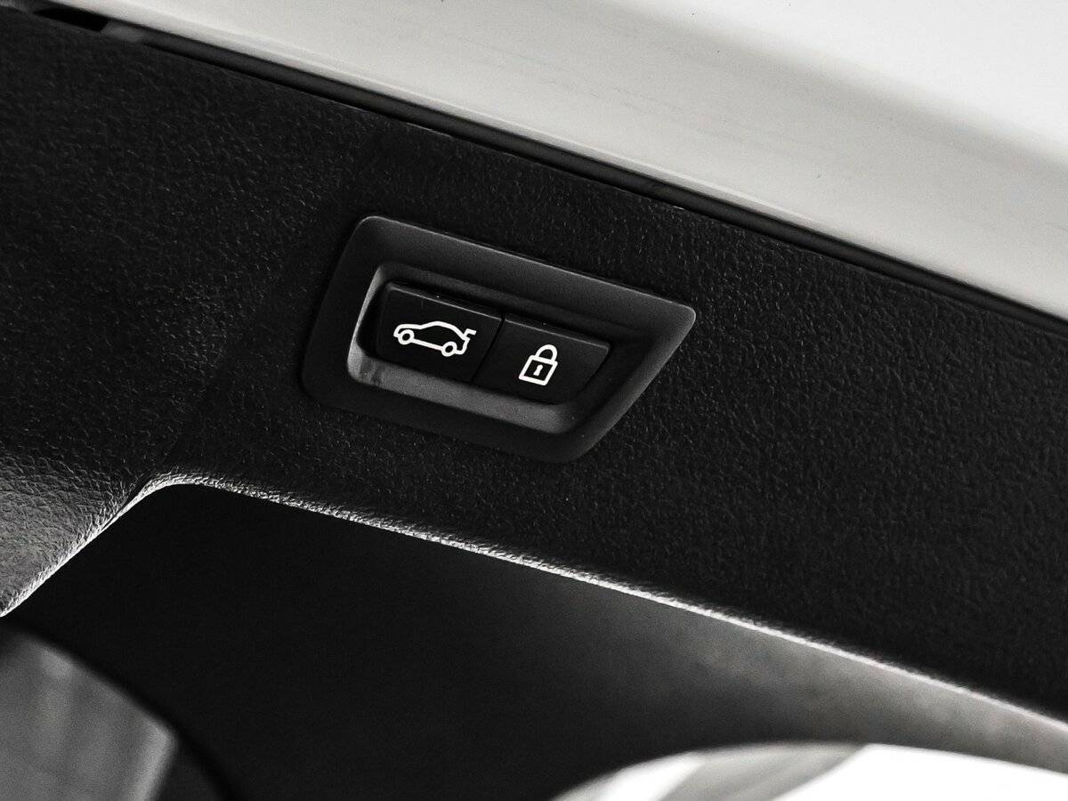 Б/У БМВ Икс6 2018 года. Фото: #14