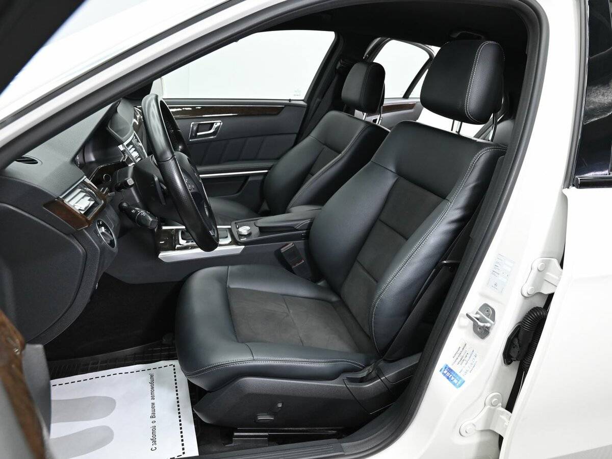 Б/У Мерседес-Бенц Е-Класс 2011 года. Фото: #4