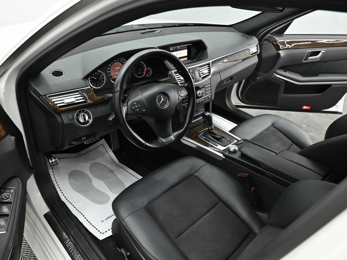 Б/У Мерседес-Бенц Е-Класс 2011 года. Фото: #6