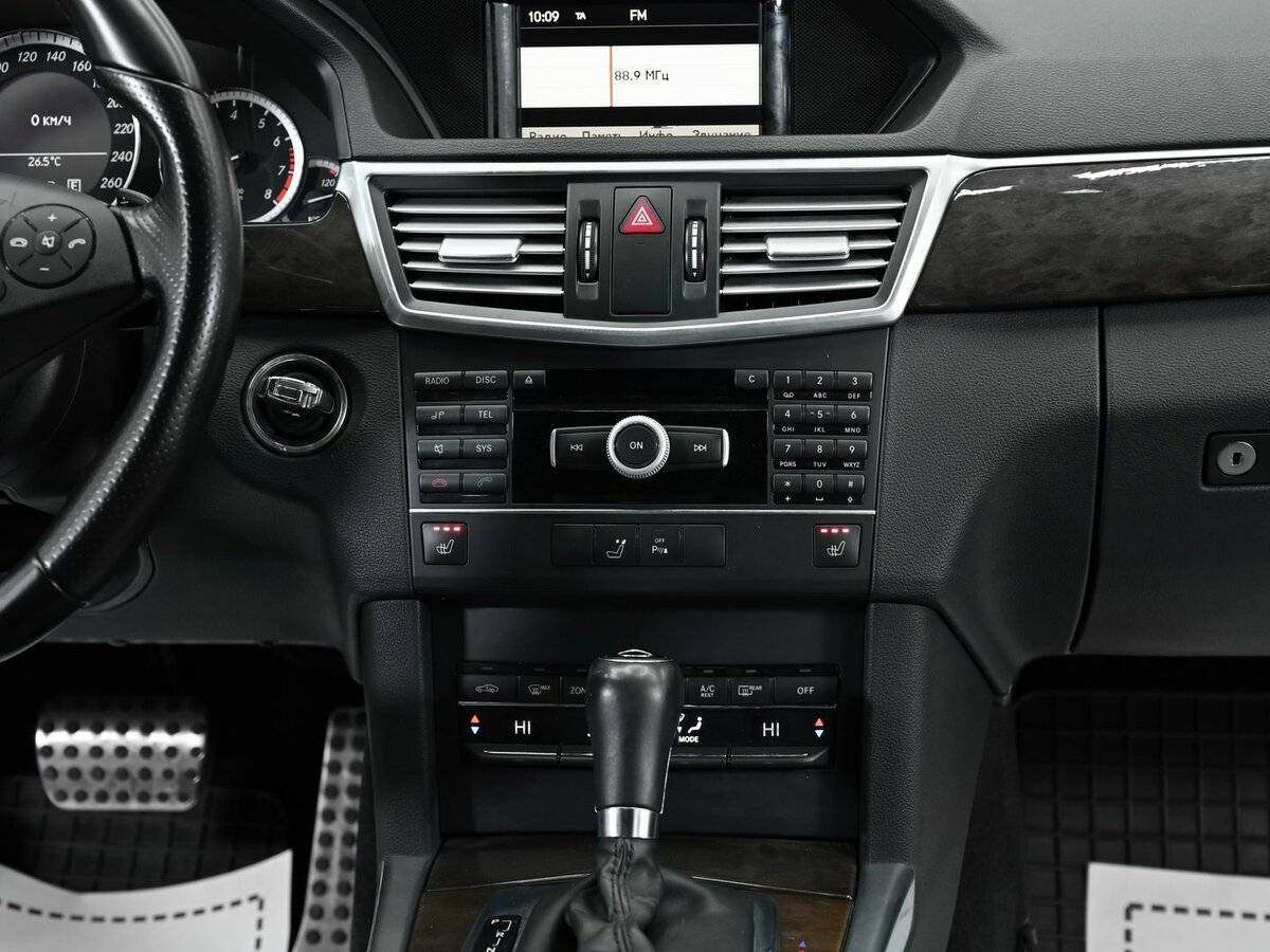 Б/У Мерседес-Бенц Е-Класс 2011 года. Фото: #9