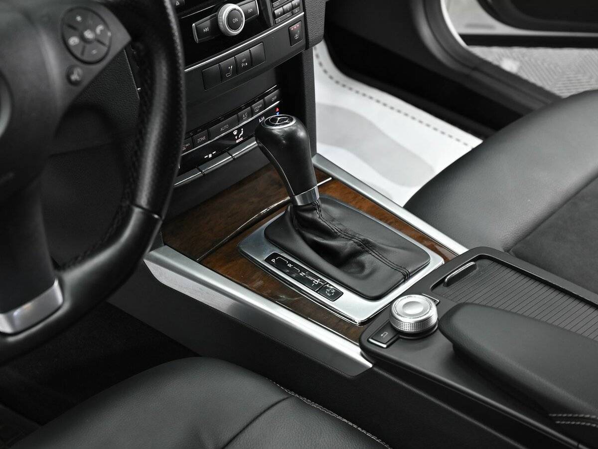 Б/У Мерседес-Бенц Е-Класс 2011 года. Фото: #10