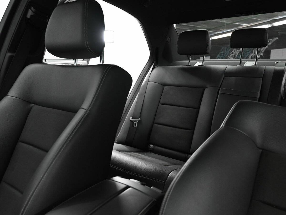 Б/У Мерседес-Бенц Е-Класс 2011 года. Фото: #13