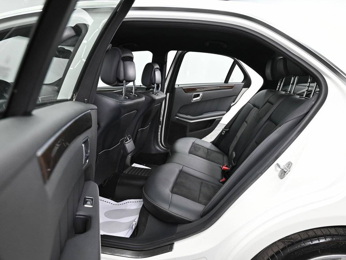 Б/У Мерседес-Бенц Е-Класс 2011 года. Фото: #14