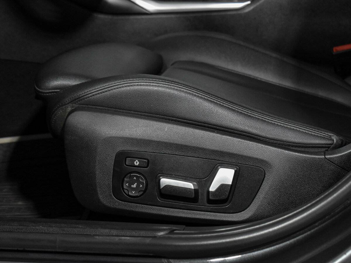 Б/У БМВ 3 серии 2019 года. Фото: #7