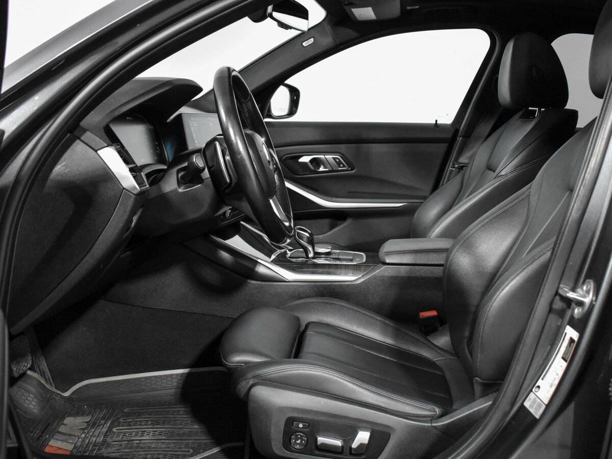 Б/У БМВ 3 серии 2019 года. Фото: #8