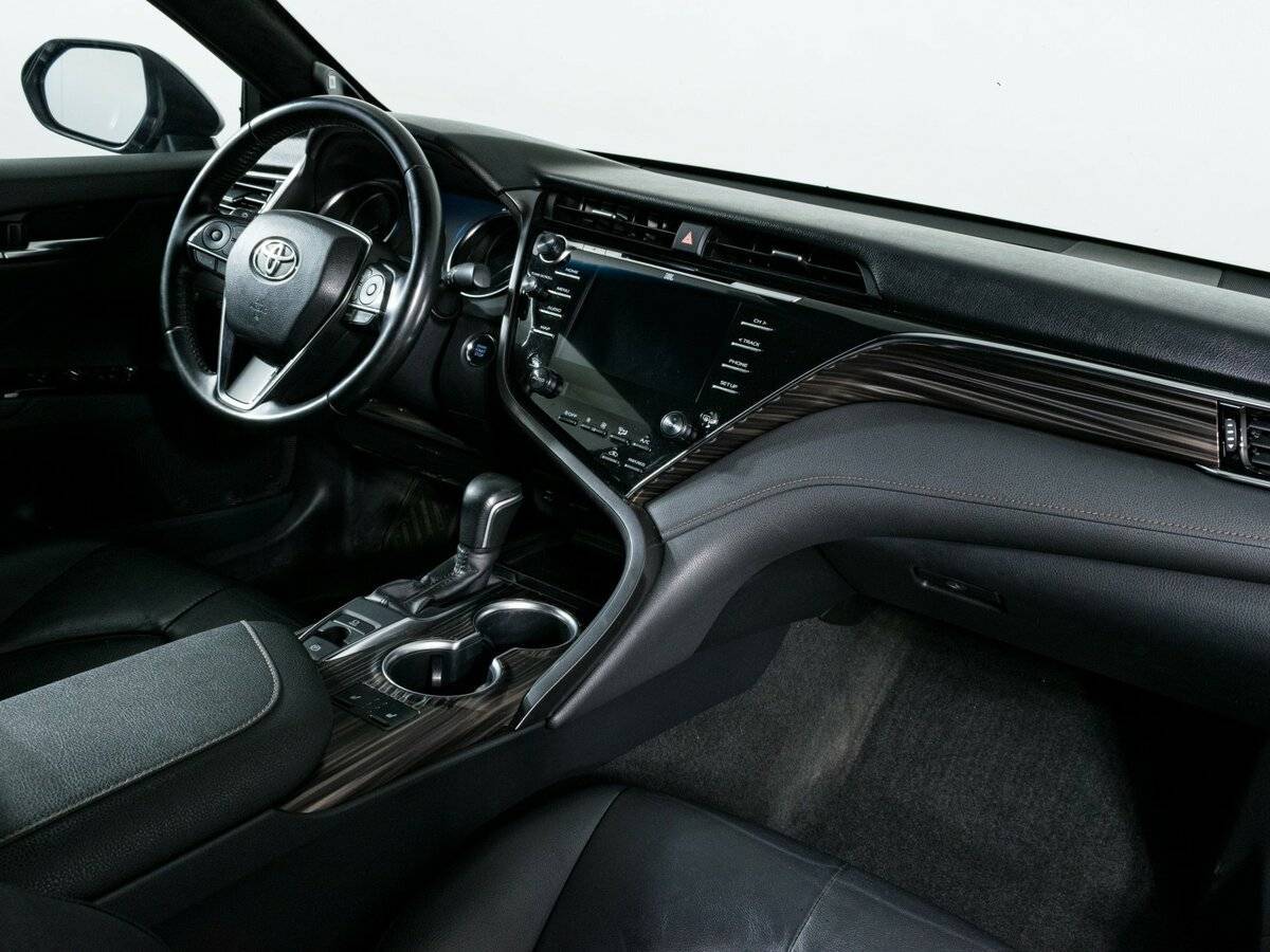 Б/У Тойота Камри 2020 года. Фото: #9