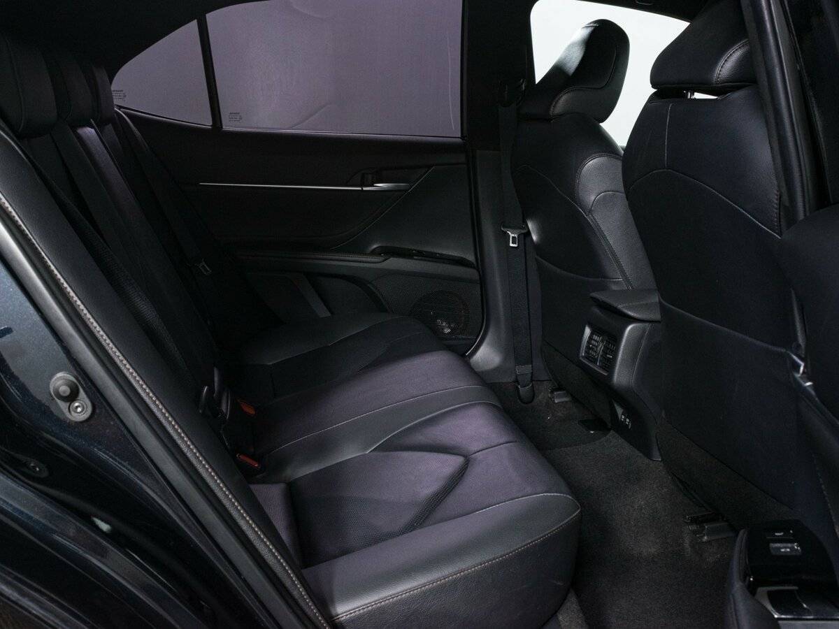 Б/У Тойота Камри 2020 года. Фото: #11