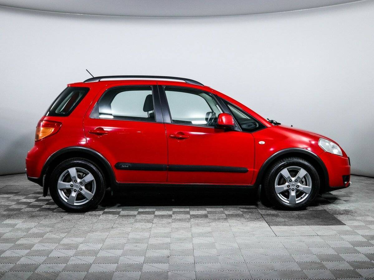 Б/У Сузуки С-Икс4 2010 года. Фото: #3