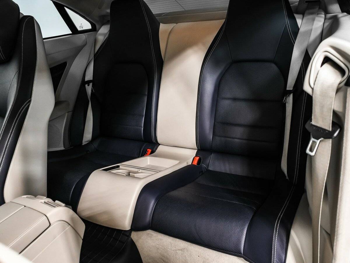 Б/У Мерседес-Бенц Е-Класс 2015 года. Фото: #11