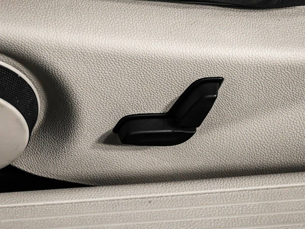 Б/У Мерседес-Бенц Е-Класс 2015 года. Фото: #12