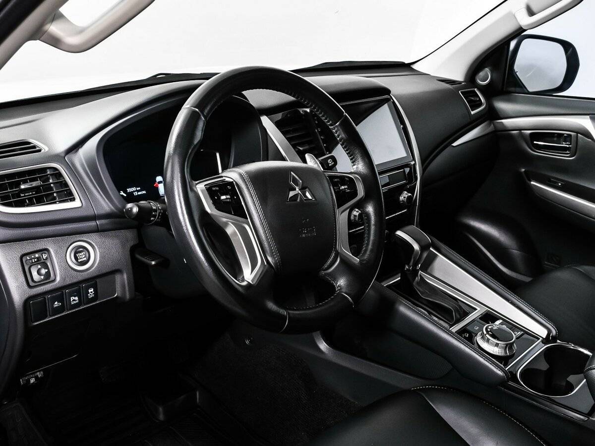 Mitsubishi Pajero Sport 2020 года с пробегом. Фото: #11