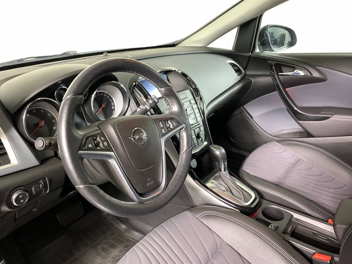 Б/У Опель Астра 2014 года. Фото: #10