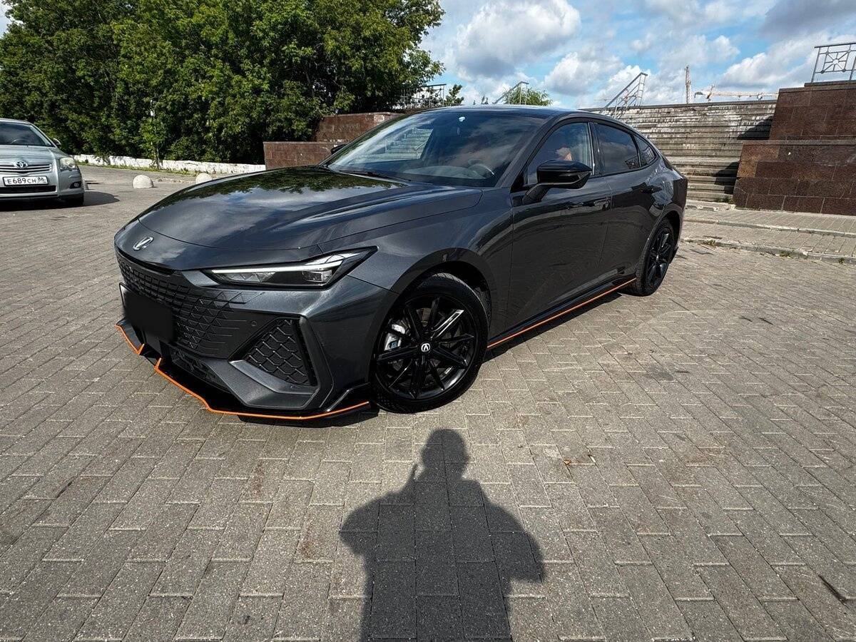 Б/У Чанган УНИ-В 2023 года. Фото: #1