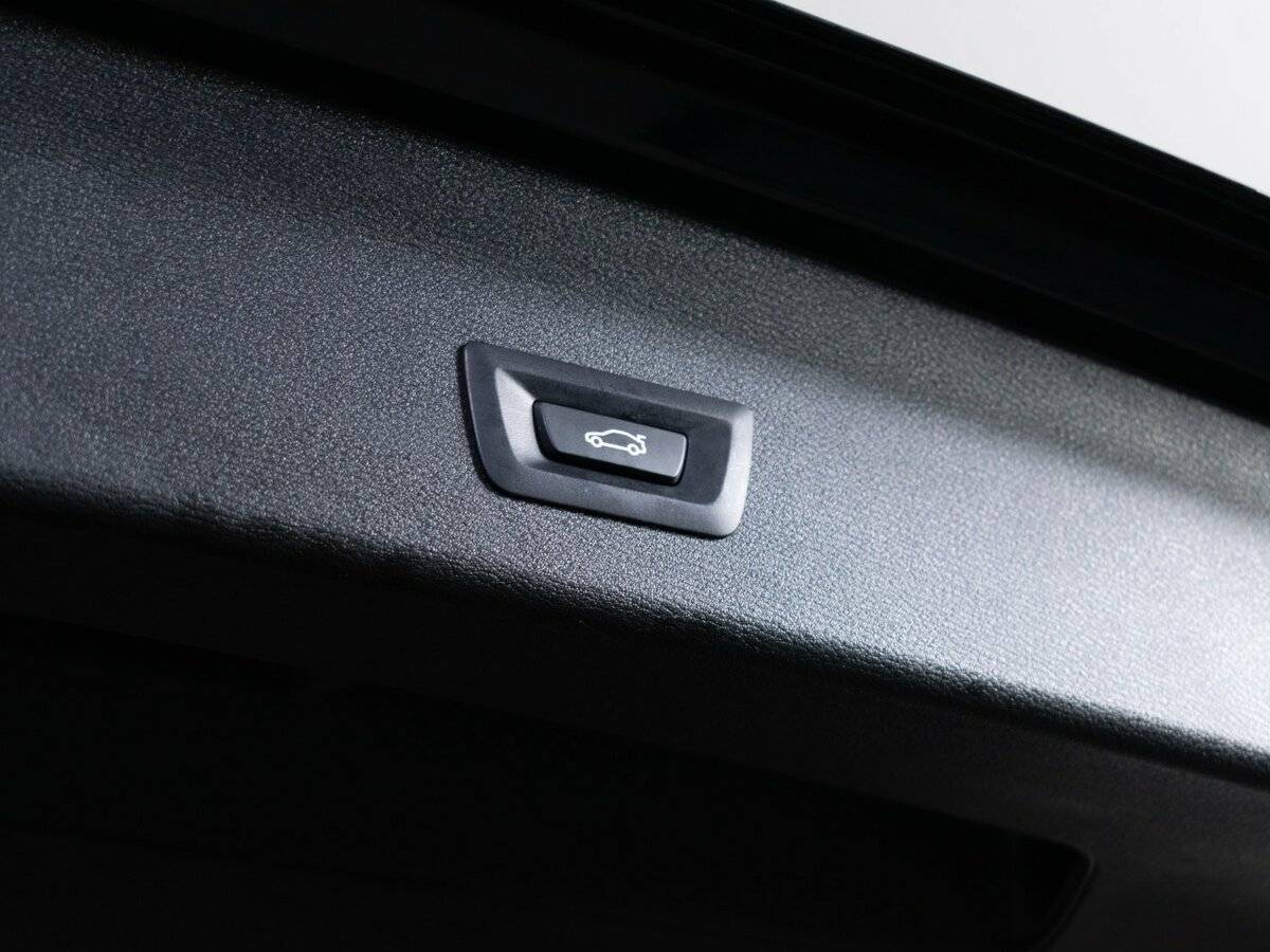 Б/У БМВ Икс1 2017 года. Фото: #7