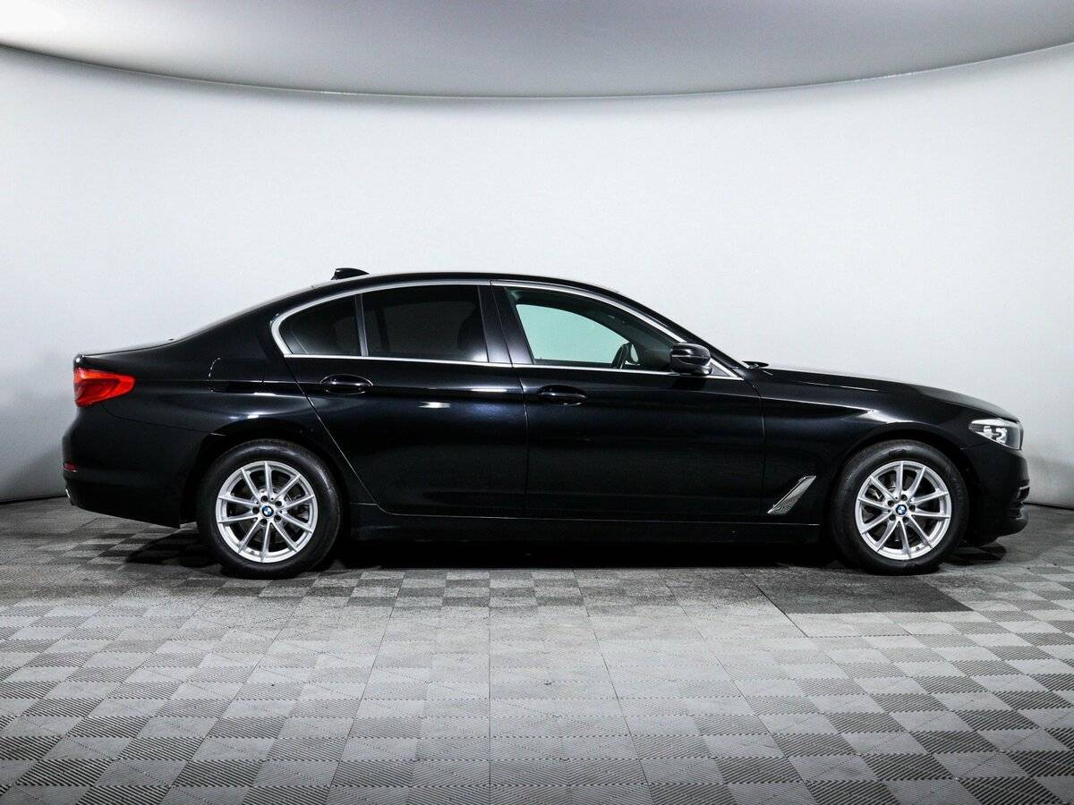 Б/У БМВ 5 серии 2018 года. Фото: #3