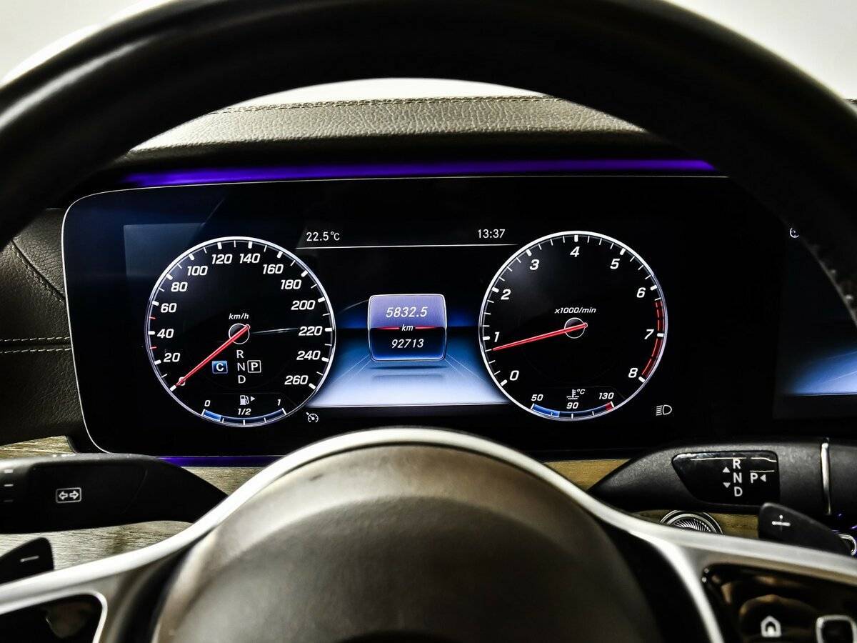 Б/У Мерседес-Бенц Е-Класс 2019 года. Фото: #9