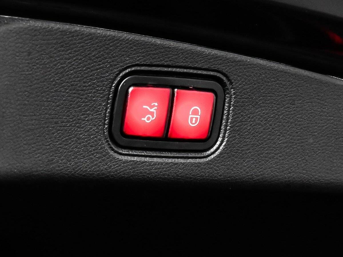 Б/У Мерседес-Бенц Е-Класс 2019 года. Фото: #15