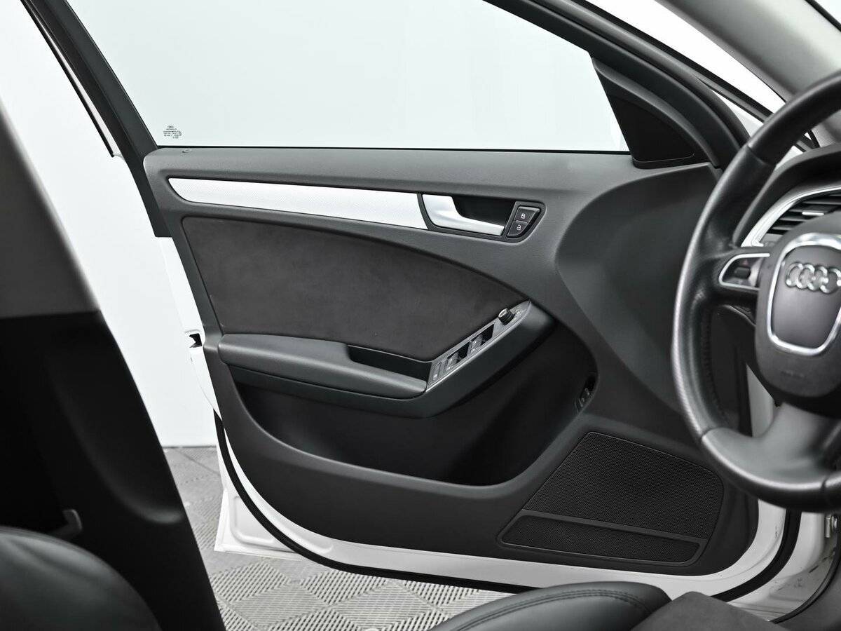 Б/У Ауди А4 2010 года. Фото: #6