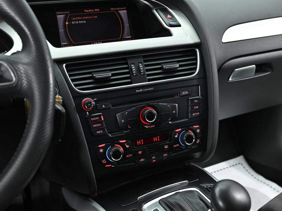 Б/У Ауди А4 2010 года. Фото: #9